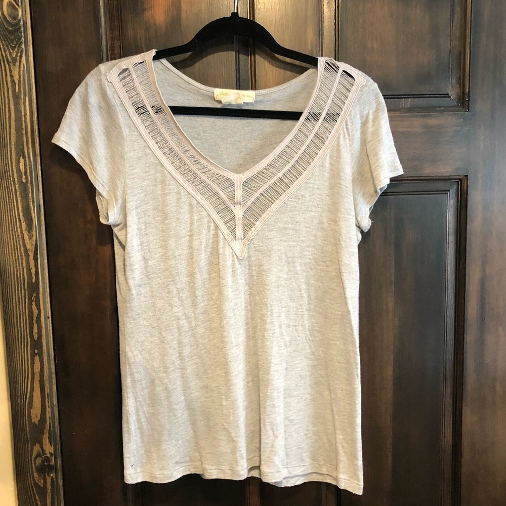 Detailed gray top